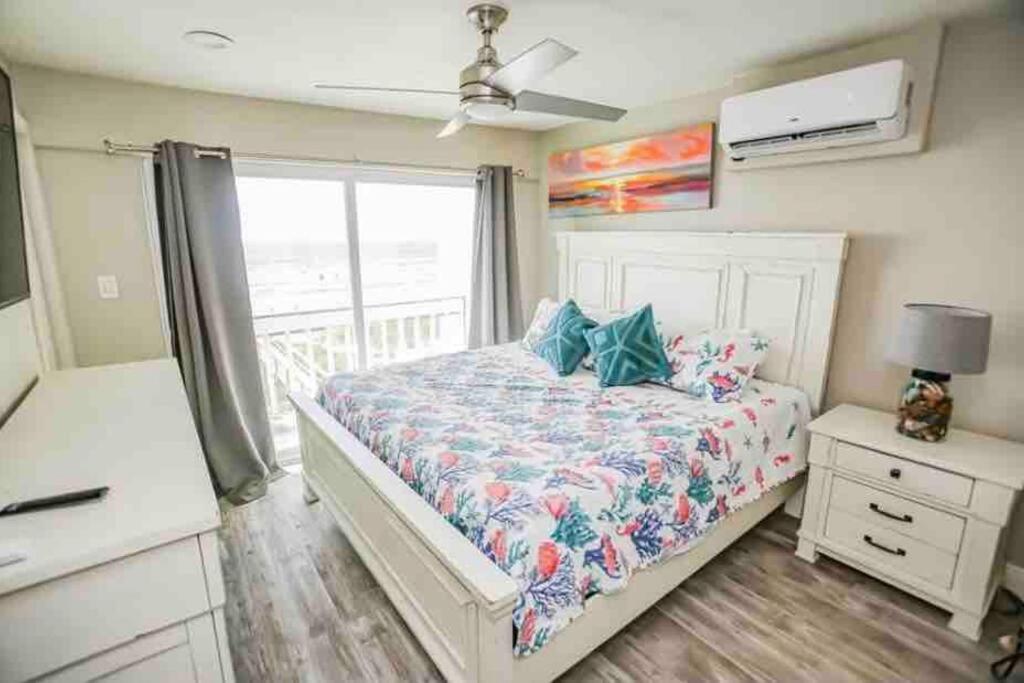 Beachfront Retreat! 3 Steps To Walkover! Surfside Beach Eksteriør bilde