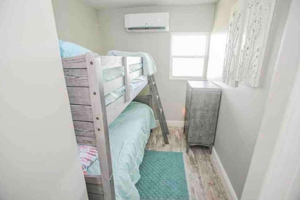 Beachfront Retreat! 3 Steps To Walkover! Surfside Beach Eksteriør bilde