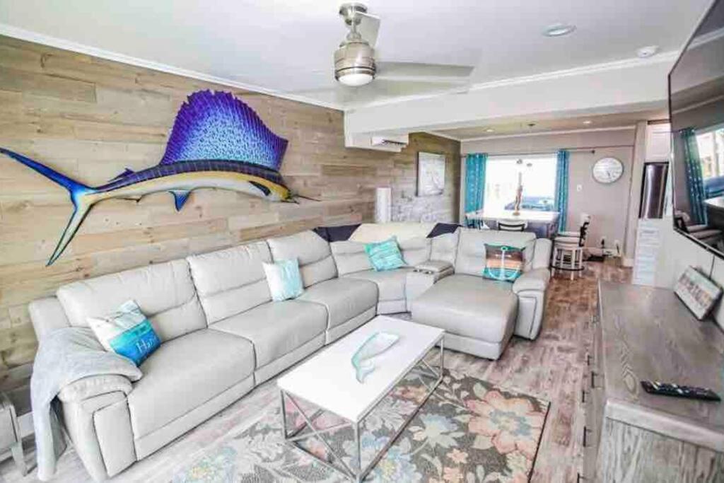 Beachfront Retreat! 3 Steps To Walkover! Surfside Beach Eksteriør bilde